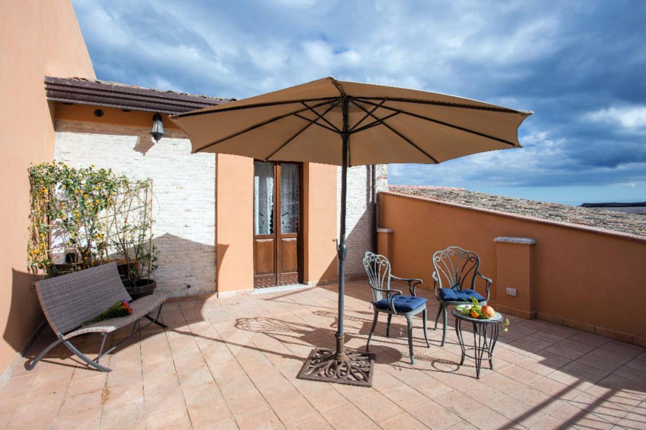 Vilagos & Loft Apartment Taormina